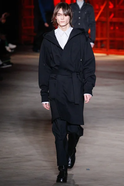 Look 27